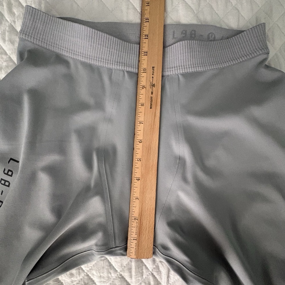 Lululemon Men's License to Train Tight 21" size XL grey - Picture 10 of 11